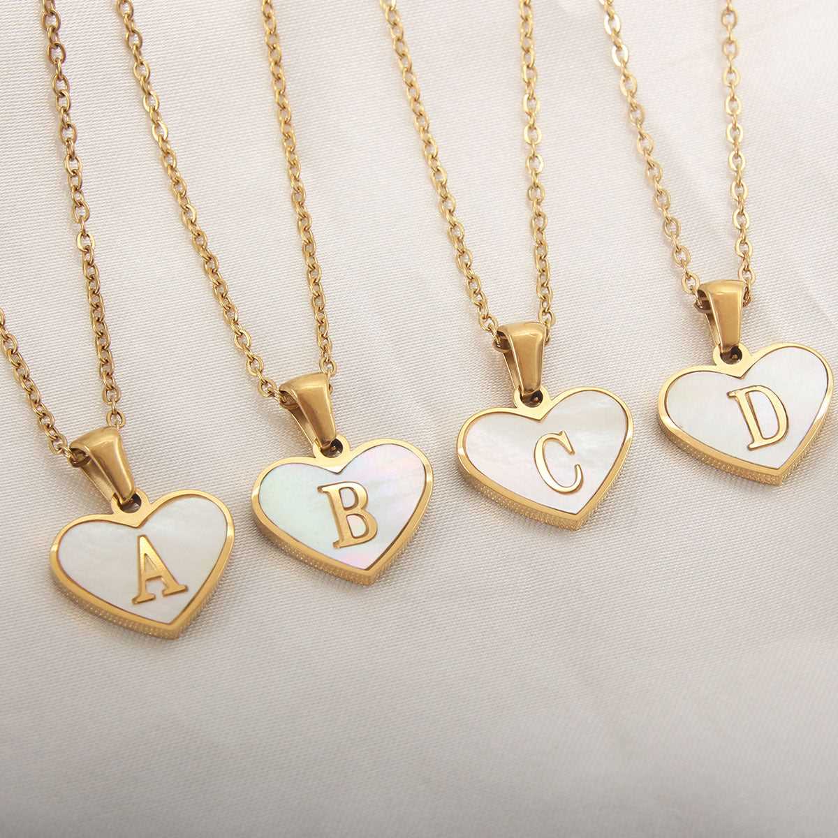 26 Letter Heart-shaped Necklace White Shell Love Clavicle Chain Fashion Personalized Necklace For Women Jewelry Valentine's Day